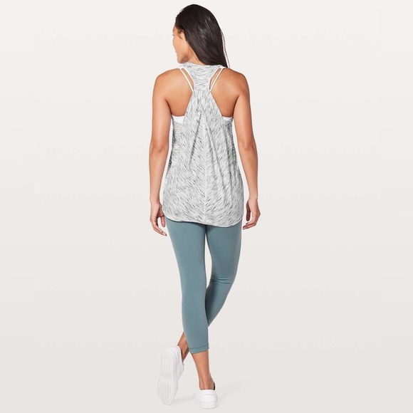 Lululemon Essential Tank in Tiger Space Dye Black White - Size 6 - Picture 3 of 9